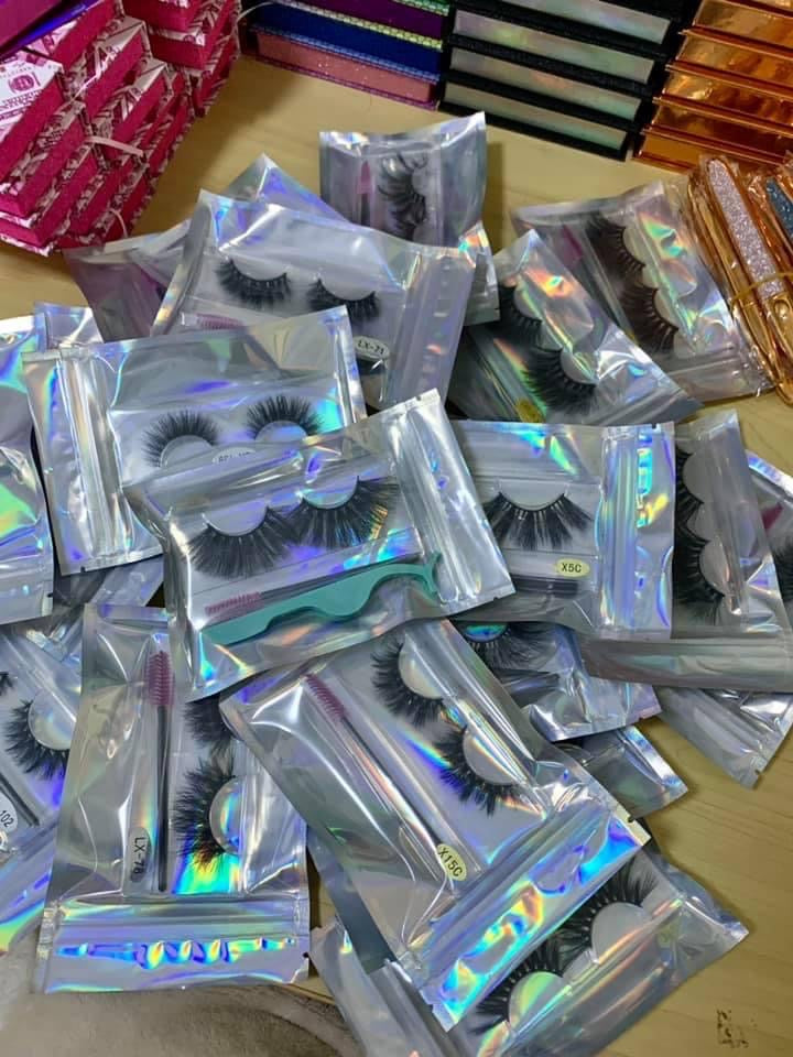 Eyelash Vendors